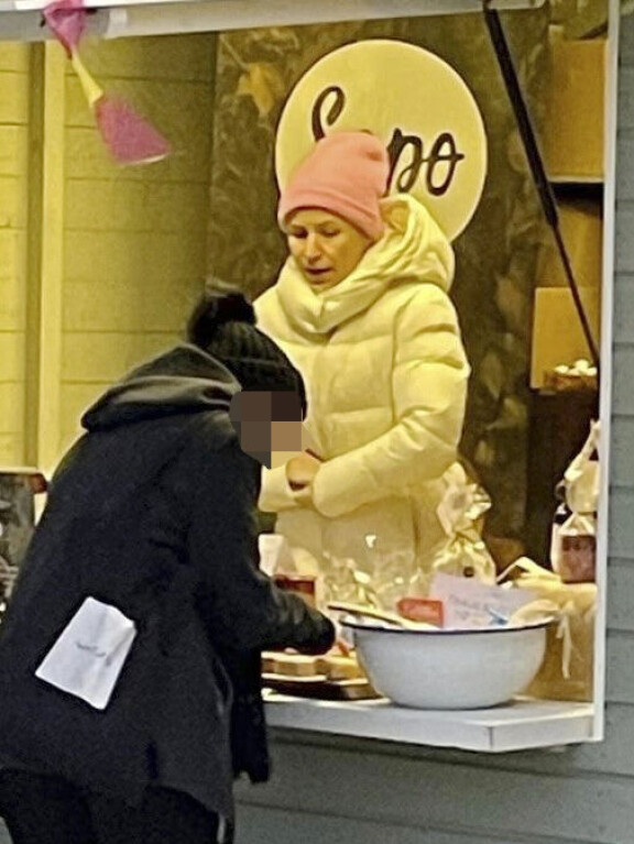 Viikon Kääk-juorut: Naiset piirittivät Cheekiä, Gettomasa kaipasi piirakkaa, Sofia Ruudun talvityyli