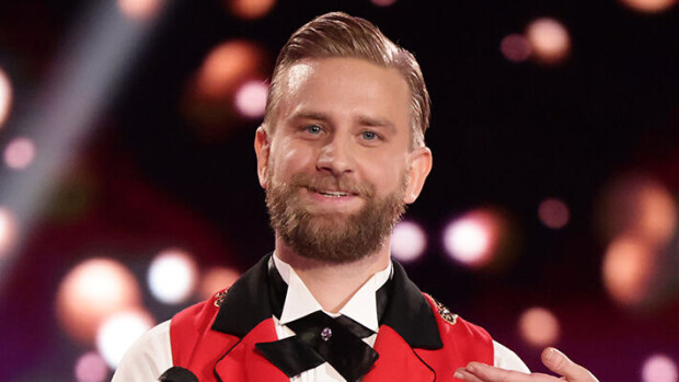Joel Harkimo julkaisi upean perhekuvan: 'Äiti ja hänen kaksoissiskonsa' Joel Harkimo