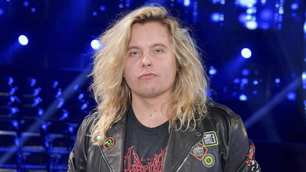 Alfauros Archie Cruz vaanii Tinderissä