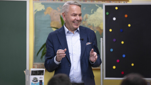 Lapset tenttaavat presidenttiehdokkaita tv:ssä – Pekka Haavisto joutuu vastaamaan Al-Hol-kohuun
