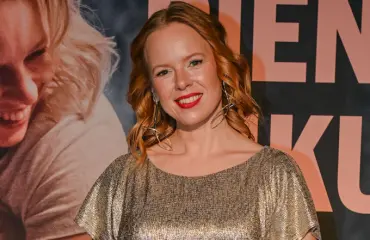 Golden Globe -ehdokas Alma Pöysti tyrmäävänä ensi-illassa – paljastaa Seiskalle: "Yritän pitää jalat maassa"