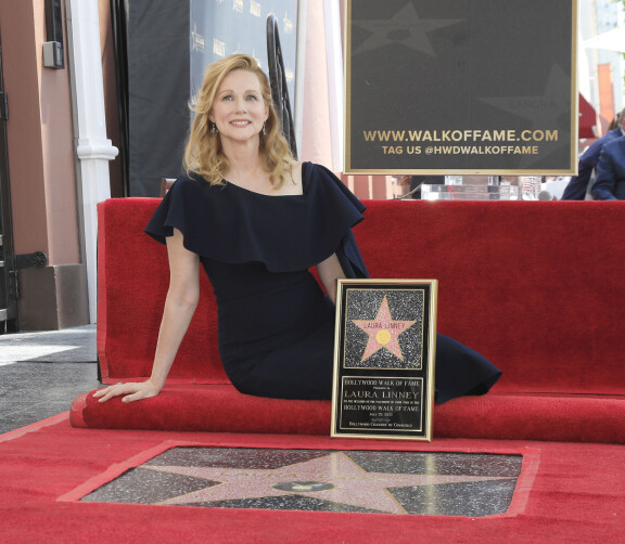 Laura sai viime vuonna oman tähden Hollywood Walk of Famelle.