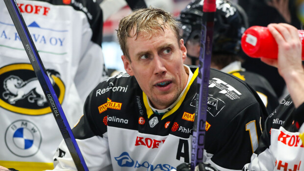 Arvaisitko? Tällaisella autolla ajaa 203-senttinen Marko Anttila – ”Selänteen Ferrarit eivät sovi minulle”