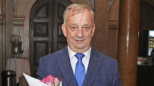 Hjallis Harkimo julkaisi romanttiset yhteiskuvat Jasmine-rakkaansa kanssa: 'Aika on arvokkainta'