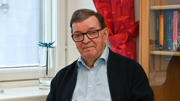 Paavo Väyrynen käy ahkerasti teatterissa – näin hän säästää puolet lipun hinnasta Paavo Väyrynen