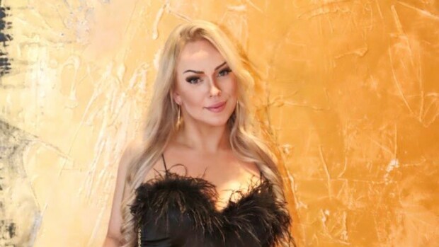 Mirella pääsi eroon päihdekierteestä – itseään piikittäneestä teinistä kasvoi Onlyfans-tähti: ”Aloin juoda 13-vuotiaana” Mirella