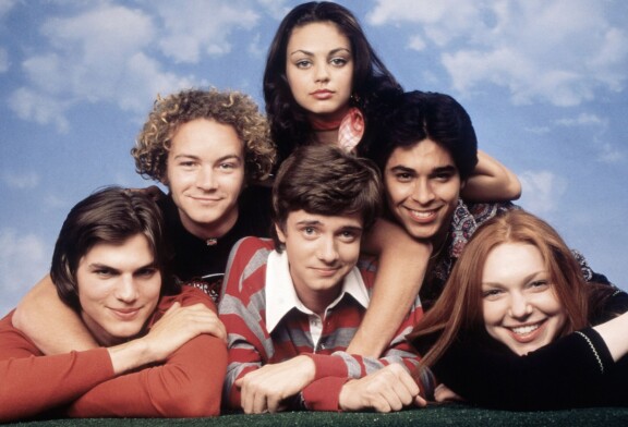 Danny Masterson tuli suurelle yleisölle tutuksi 70's Show -sarjan Steven Hydenä. Danny kuvassa ylhäällä vasemmalla.