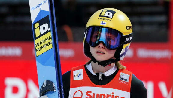Suomalaisnaisista mäkihypyn maailmancupissa on pärjännyt parhaiten Jenny Rautionaho, joka on tällä hetkellä pistetaulukossa kahdeksantena.