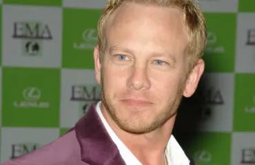 Mopoilijat pahoinpitelivät 90210-tähden keskellä Hollywoodia – hurjat kuvat!