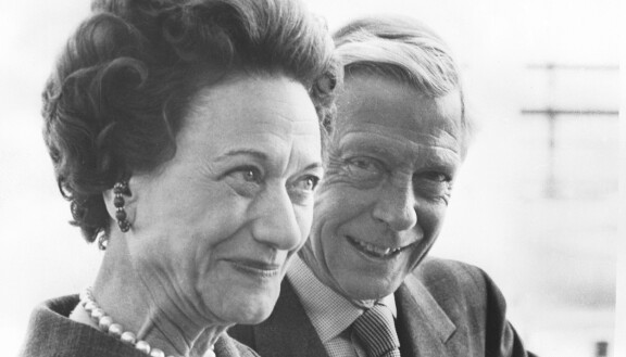Edward menehtyi kurkkusyöpään 1972. Hänen leskensä Wallis kärsi dementiasta ja kuoli puhekyvyttömänä 1986. Pari on haudattu Frogmoren hautausmaalle Englannissa.