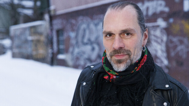 Yö-yhtyeen JP Leppäluoto avautuu menneisyydestään: ”Kaikki muu paitsi synkkyys oli paskaa”