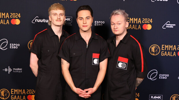 Kuumaa-yhtyeen Johannes Brotherus avautuu rankasta keikkailusta: Aamuöisiä heräämisiä