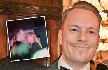 Naisruletti jatkuu! Markus Räikkönen suuteli estoitta mysteerikaunotarta: "Hänellä oli selkeästi haku päällä"
