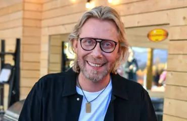 Kimmo Vehviläisen erikoinen paljastus: "Perhe peseytyy toisensa nuolemalla"