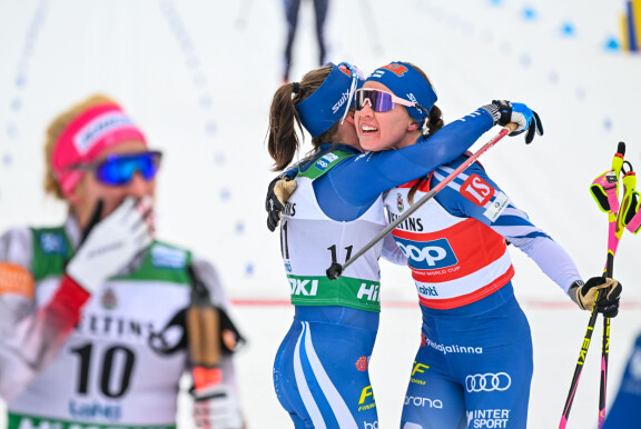 Krista Pärmäkoski ja Kerttu Niskanen ovat jo vuosia muodostaneet kotimaisen naishiihdon terävimmän keihäänkärjen. Kuva viime maaliskuulta Lahdesta.