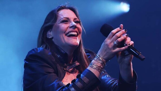 Syövästä toipunut Nightwishin Floor Jansen, 42: vauva tulossa! Floor Jansen
