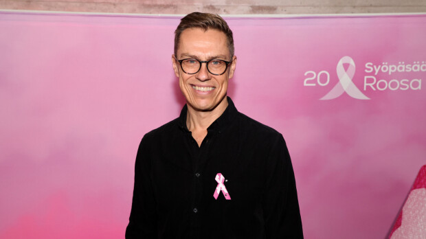 Poliisi ratsasi Alexander Stubbin kampanja-auton – tästä on kyse