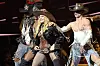 Madonna tarjoilee taas faneilleen parhaimpia tyylejään, kuten Don´t Tell Me -kappaleen cowboy-estetiikkaa.