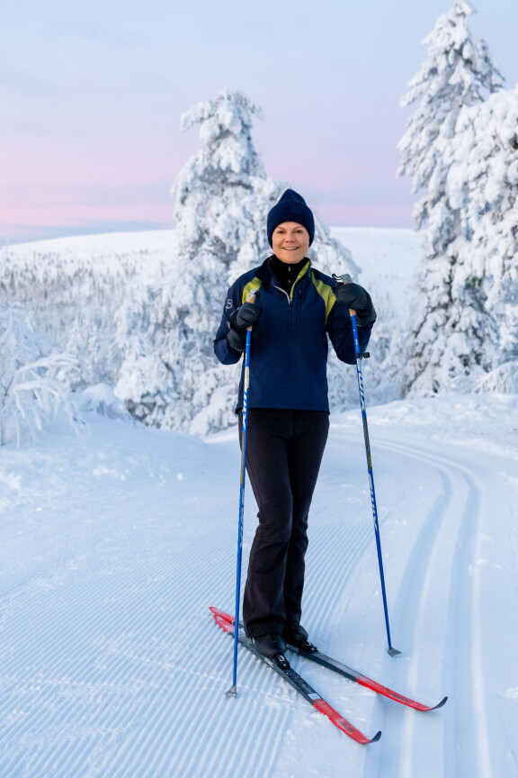 Tykkylumipuut, moitteettomat ladut ja pakkasaamun valo hellivät ennen Sälenin puolustuskonferenssin alkua reippaillutta Vickania.