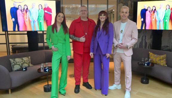 Tähtivalmentajat Sanni, Arttu Wiskari, Maija Vilkkumaa ja Elastinen.