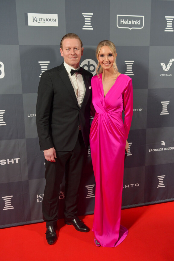 Mikael, 42, ja Metti Forssell, 33, edustivat tyylikkäinä Urheilugaalassa.