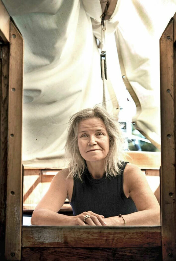 Maria jätti näyttelijäntyöt vuonna 1998 ja keskittyi ohjaamiseen.
