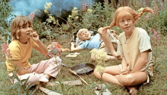Maria Persson näytteli Annikaa ja Pär Sundberg Tommia. Peppinä nähtiin Inger Nilsson.