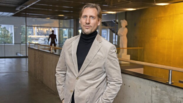 Pekka Strang tekee komiikkaa vaikeista aiheista – pelkäsi loukkaavansa lyhytkasvuisia