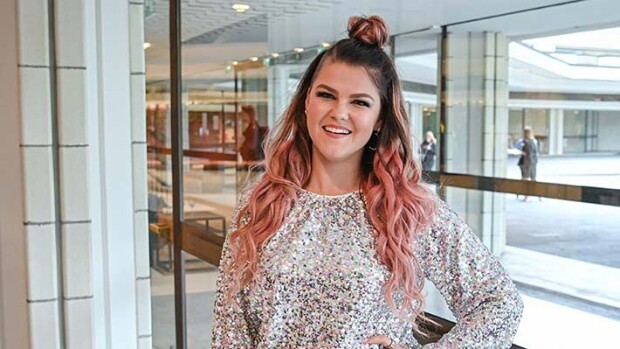 Saara Aallon suuri uutinen kirvoitti närkästystä somessa: 'Säälittävämmäksi ei voi enää mennä' saara aalto