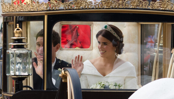 Prinsessa Eugenie avioitui päässään miljoonien arvoinen tiara.