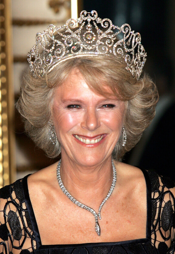 Kuningatar Camilla sai lainata Delhi Durbar -tiaraa jo vuonna 2005.