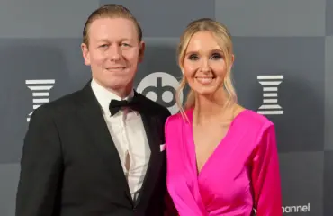 Jestas! Mikael ja Metti Forssellilta avointa flirttailua – täälläkö tähtipariskunnan seuraava osoite?