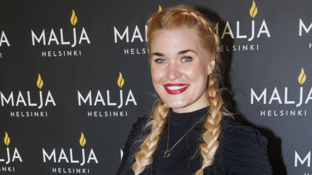 Iida Ketola lyttää kansainvälisen tähden meikkibrändin tikahduttavin sanankääntein
