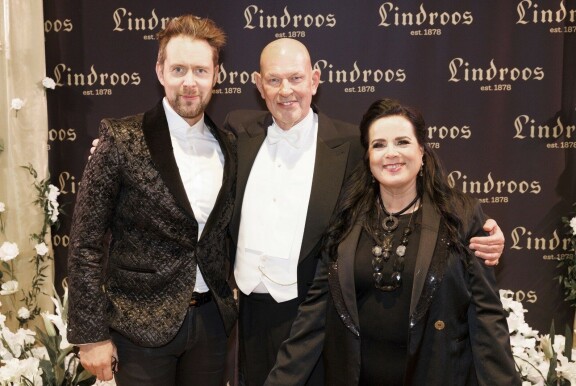 Kulttuurituottaja Patrick Lagus antoi Kaija Koolle luvan viedä Waltteri Torikan Strauss-neitsyyden.