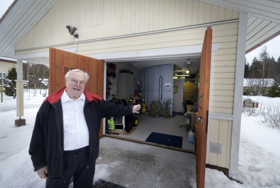 Laulajaisen lentosimulaattoria ovat käyneet testaamassa ammattilentäjätkin. – Monet ovat hämmästyneet tämän aitoutta.