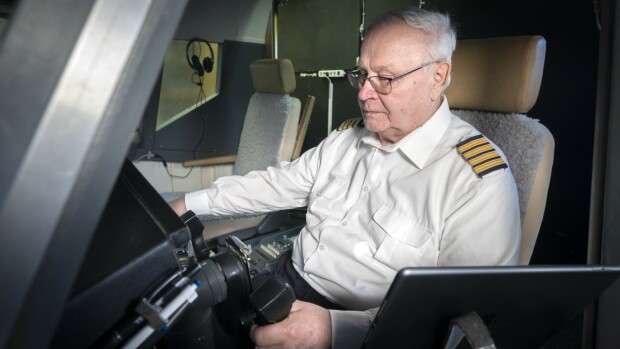 Jounin, 80, autotallista löytyy hämmästyttävä laite – vuosikausien rakennusurakka