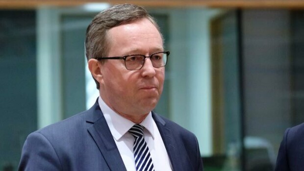 Näin kohuministeri Mika Lintilän ja kakkosvaimon salasuhde alkoi Mika Lintilä
