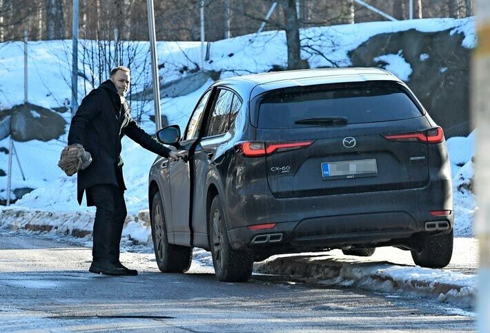 Pääministerin puoliso osaa arvostaa autossa suorituskykyä. Valmistaja mainostaa kyseisen auton olevan kaikkien aikojen tehokkain Mazda-malli. Autolla pääsee tarvittaessa myös vaikka paparazzeja karkuun, sillä se kiihtyy nollasta sataan vain 5,8 sekunnissa! Pääministerin puoliso osaa arvostaa autossa suorituskykyä. Valmistaja mainostaa kyseisen auton olevan kaikkien aikojen tehokkain Mazda-malli. Autolla pääsee tarvittaessa myös vaikka paparazzeja karkuun, sillä se kiihtyy nollasta sataan vain 5,8 sekunnissa!