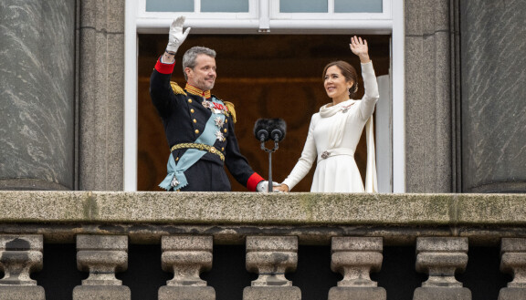 Frederik astui valtaimstuimelle alle kuukausi sitten, 14.1. tammikuuta. Ainakaan vielä hän ei ole noussut eurooppalaisten kruunupäiden ykköskaartiin, jossa kärkipaikkaa pitää brittihovi ja kakkosena tulee Ruotsi.