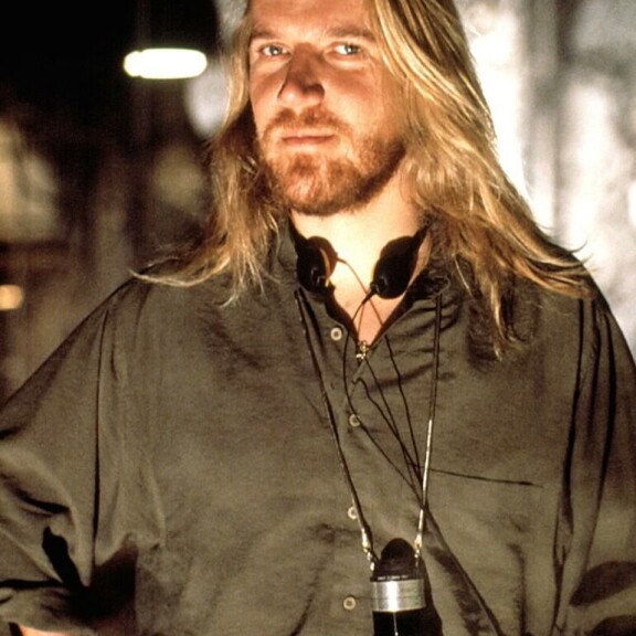 Tällainen liehuletti Suomen menestynein elokuvaohjaaja oli vuonna 1990 ohjatessaan Die Hard 2 -elokuvaa. Renny Harlin