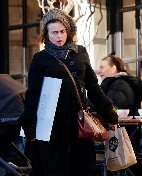 Muistatko Helena Bonham Carterin, 57? Tältä hän näyttää nyt - seurustelee yli 20 vuotta nuoremman miehen kanssa!