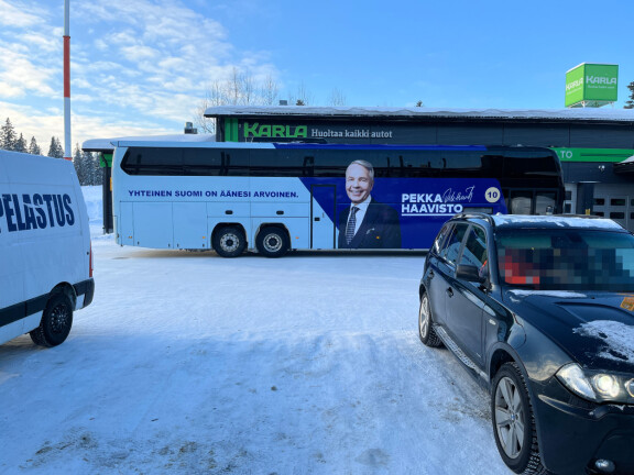 Komea on vaalibussi. Presidenttiehdokas Pekka Haavisto piipahti hiljattain Mikkelissä.