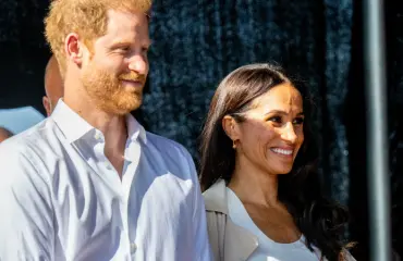 Meghan ja Harry lensivät saarelle elokuvan takia - yllättivät Jamaikalla kyseenalaisessa seurassa