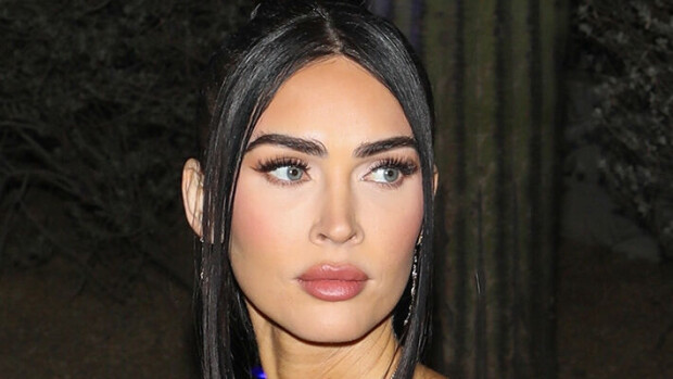 Megan Fox heivasi kihlasormuksensa – nähtiin jo uuden julkkiskomistuksen seurassa Megan Fox