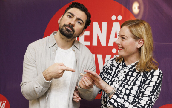 Toistaiseksi viimeisen Nenäpäivän juonsivat Gogi Mavromichalis ja Piia Pasanen.