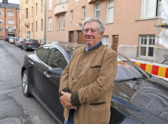 Kauppaneuvos Eero Lehden arvoesineistä Sanna sai yli 13 000 euroa.