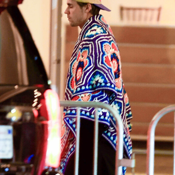 Justin oli pukeutunut kummalliseen peittoon ylellisissä Oscars-juhlissa. Justin Bieber