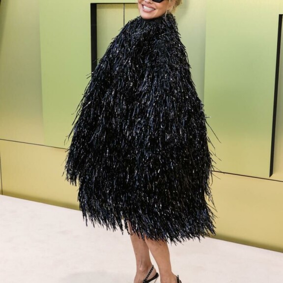 Pamela oli melkoinen ilmestys hapsuasussaan. pamela anderson