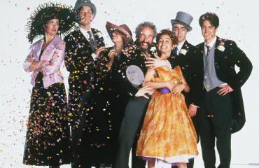 Tältä Neljät häät ja yhdet hautajaiset -tähdet näyttävät tänään - yhdellä näyttelijöistä traaginen kohtalo