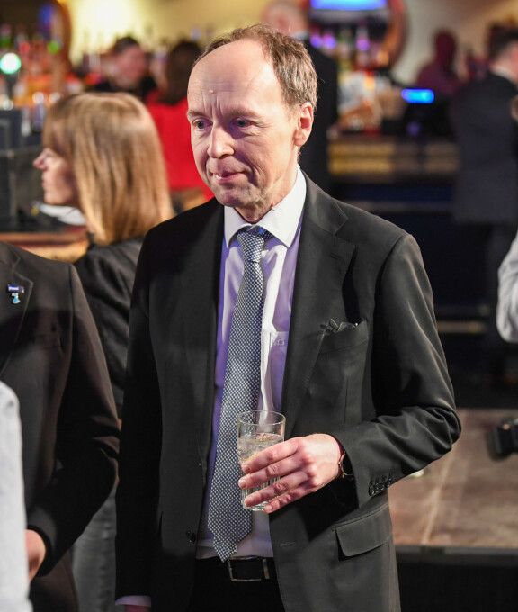 Jussille tehtiin maittava drinksu.